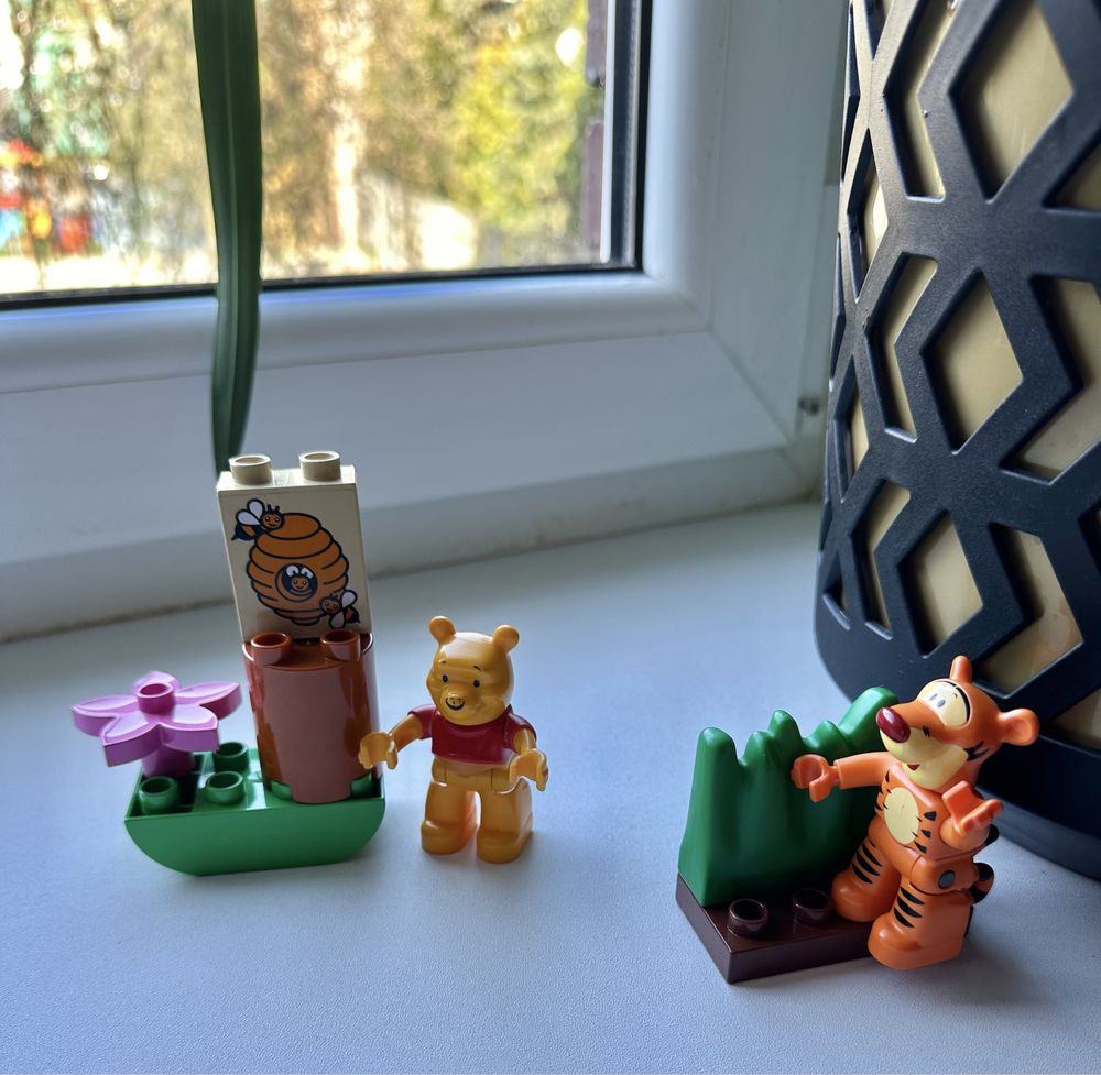 Klocki Lego duplo Kubuś Puchatek i Tygrysek ul pszczółki budowlane