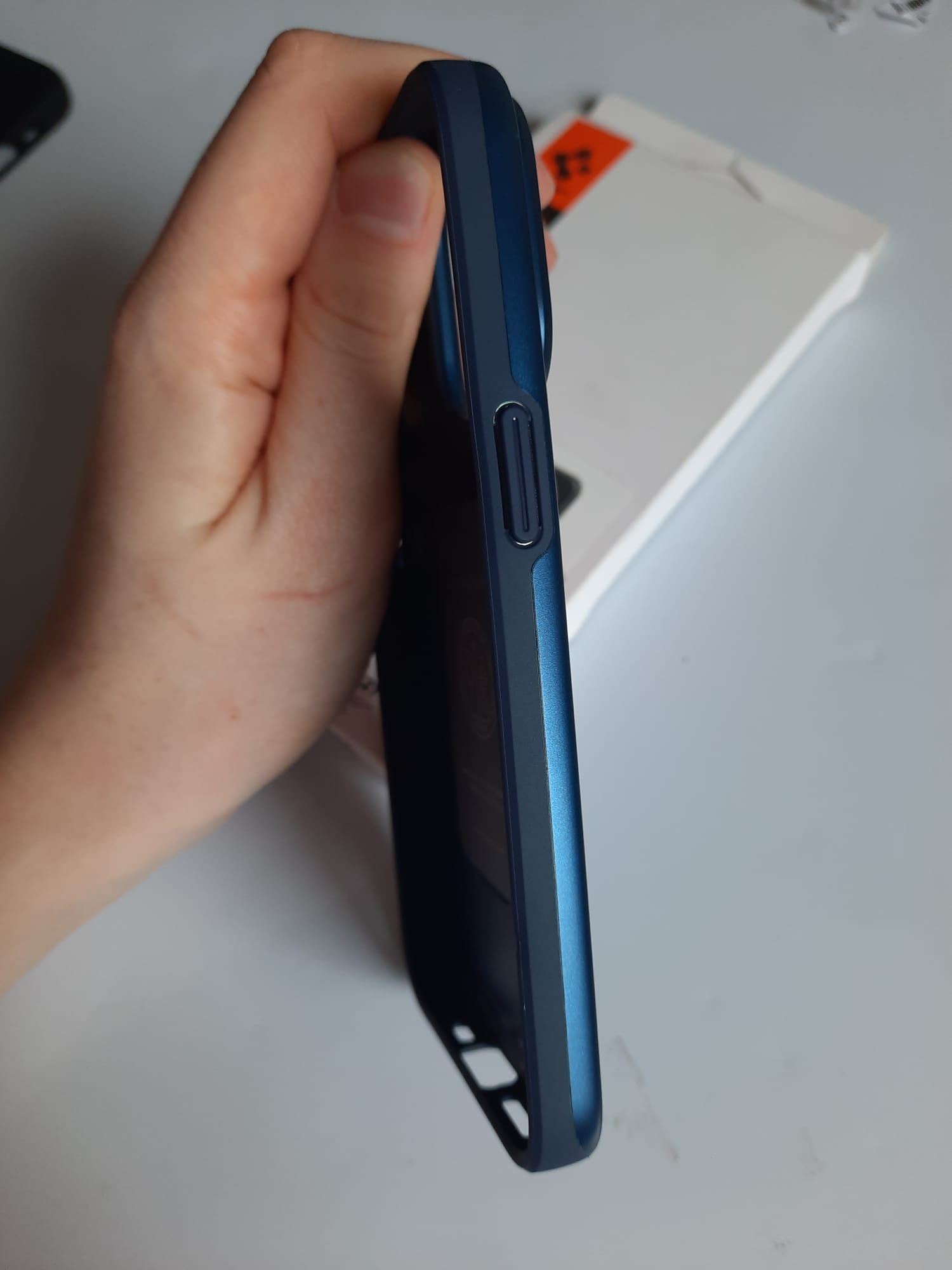 Etui Spigen dla Iphone 13 Pro