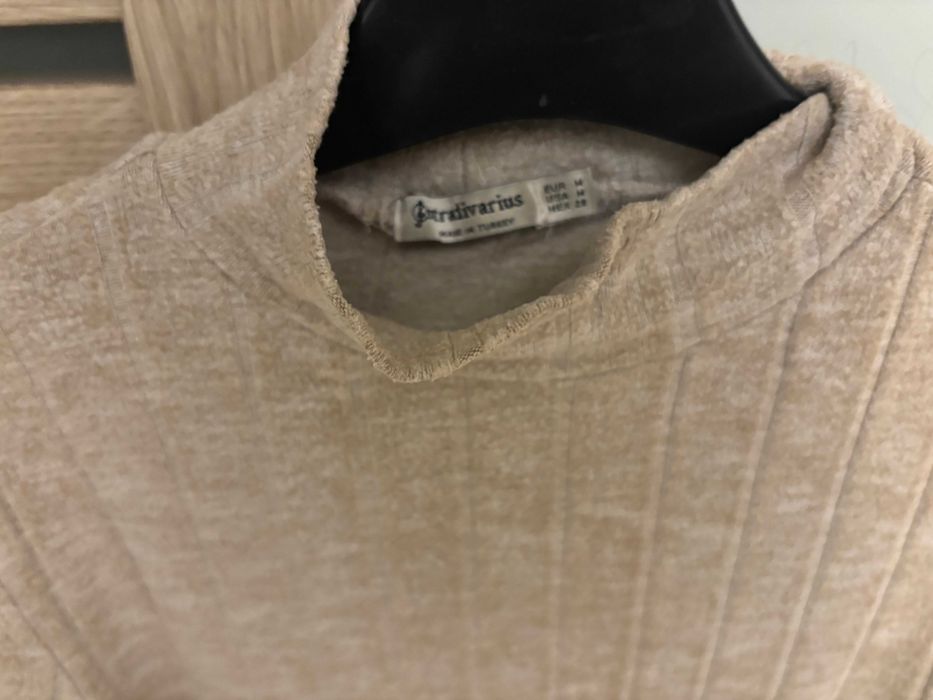 Golf damski beżowy Stradivarius rozm.M