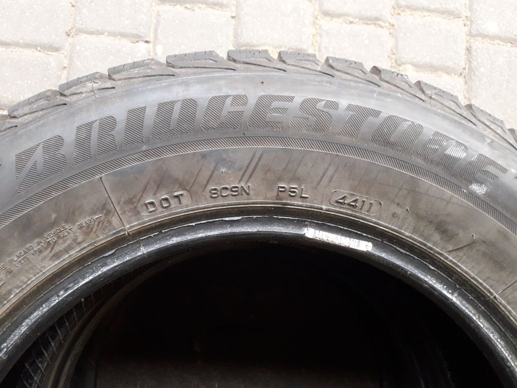 BRIDGESTONE 195/65R15 91T, pojedyńcza opona zimowa.