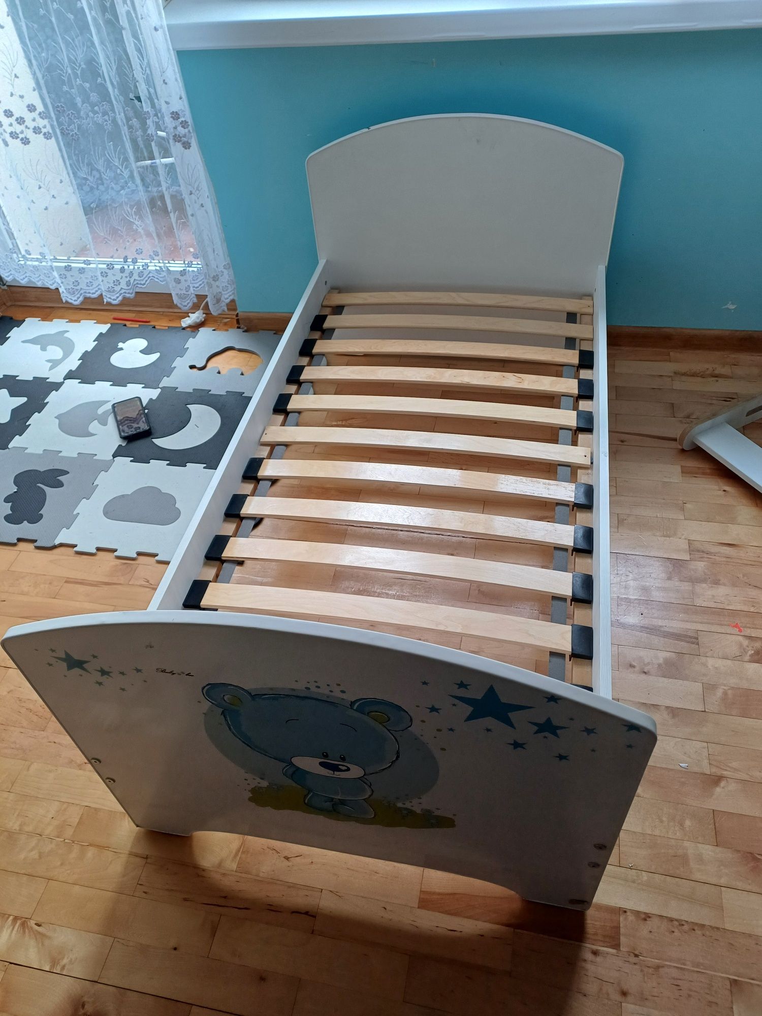 Łóżko dziecięce 144 x 75 cm z materacem