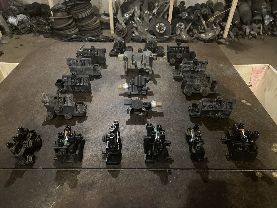 Блок Клапанів Пневмо Range Rover L405 L322 L320