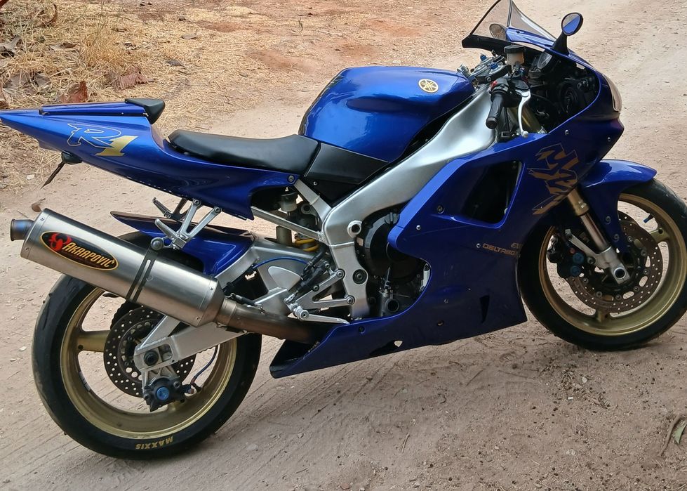 Yamaha r1 toda revisiona