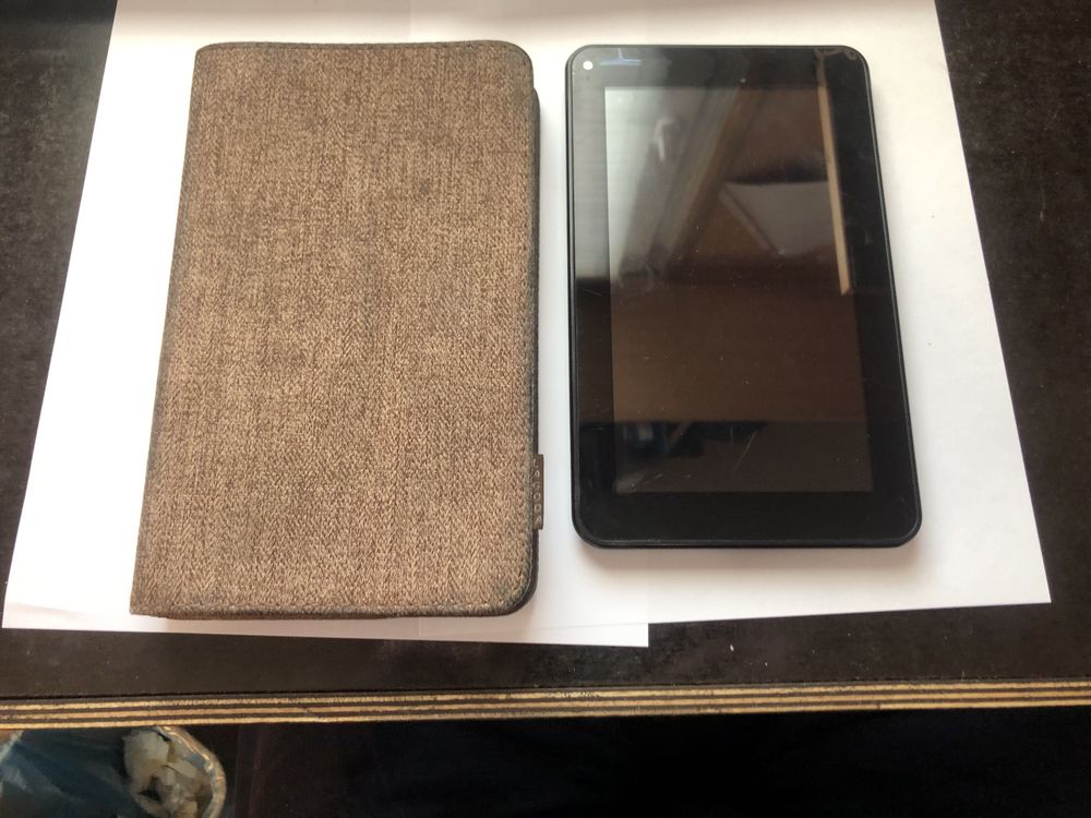 Планшети IPad mini A1432 та Assistant AP-712B
