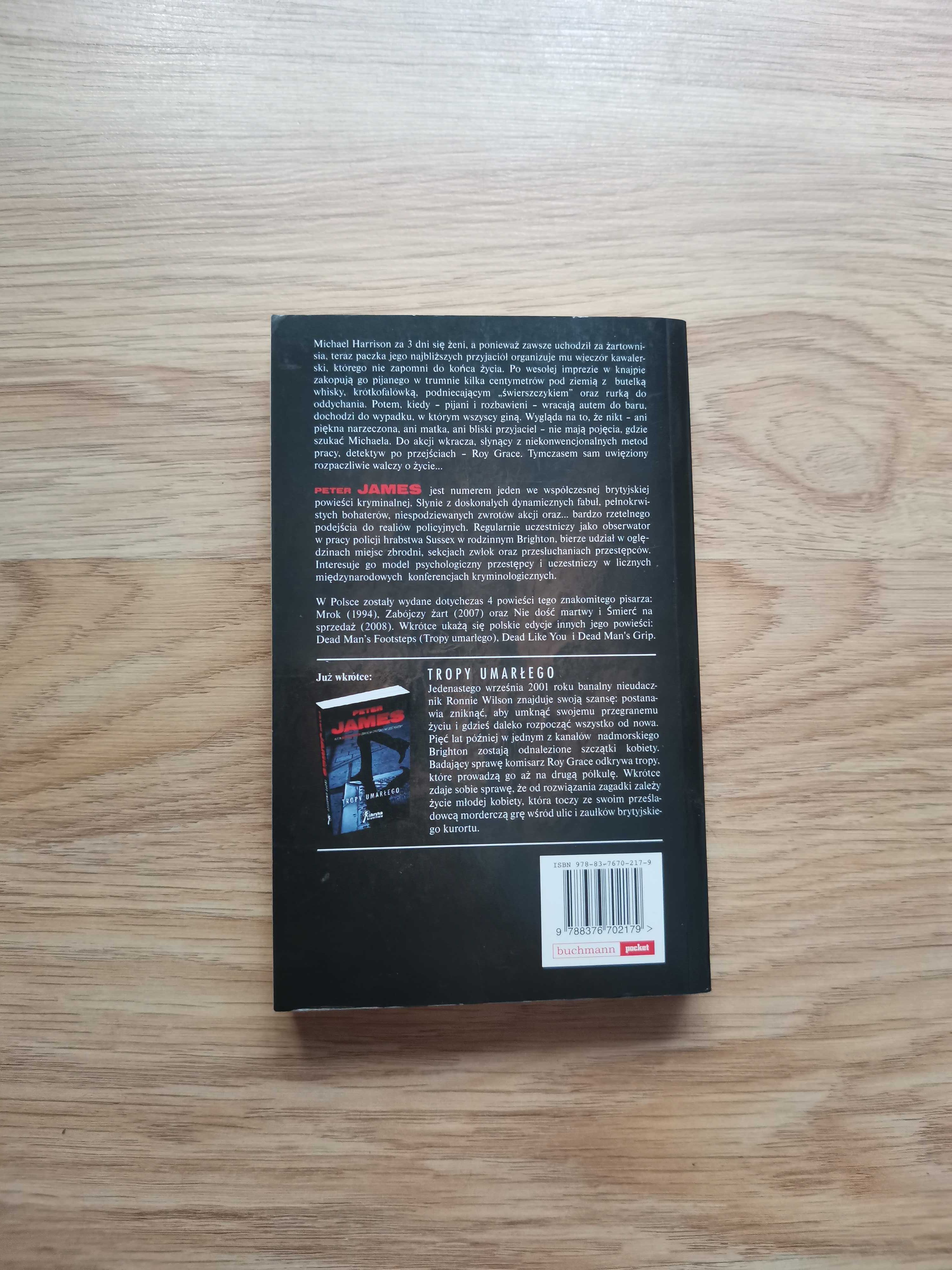 Peter James, Pogrzebany