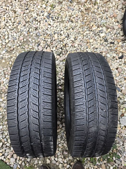 Para opon zimowych 215/65/16C Continental