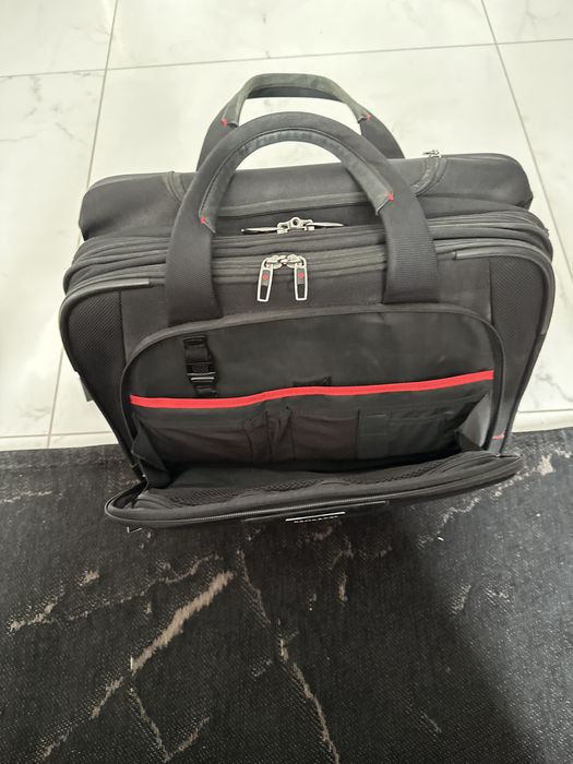 Torba na kółkach elegancka i funkcjonalna torba biznesowa na laptopa
