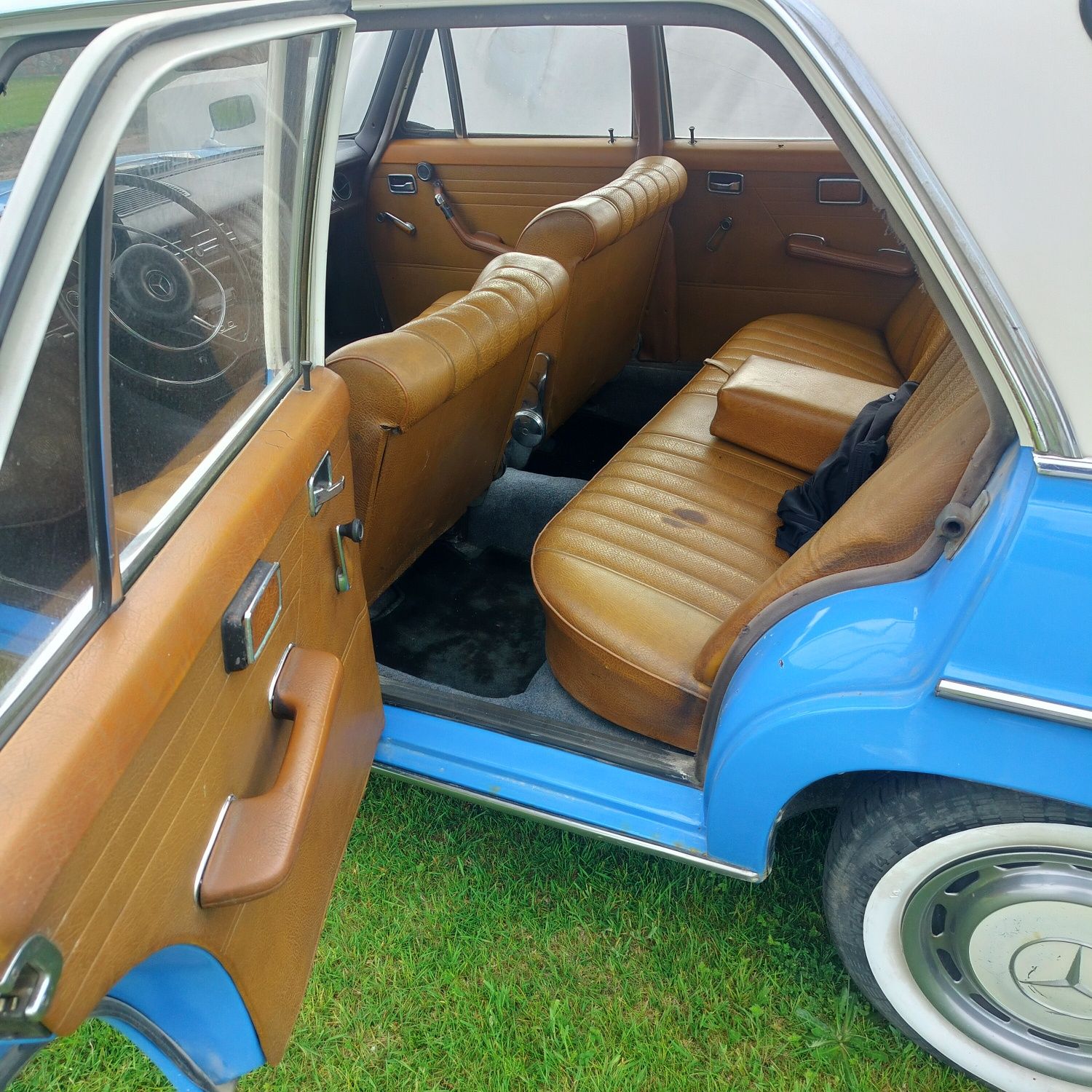 Marcedes w115 z 1968 zarejestrwany