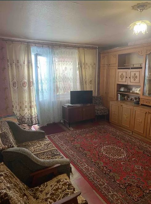 Великогабаритна однокімнатна квартира.