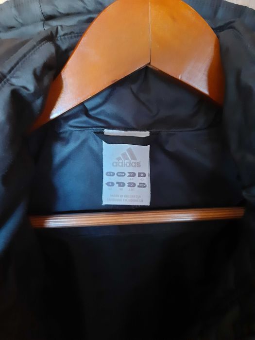 продам куртку жіночу ADIDAS, розмір 48