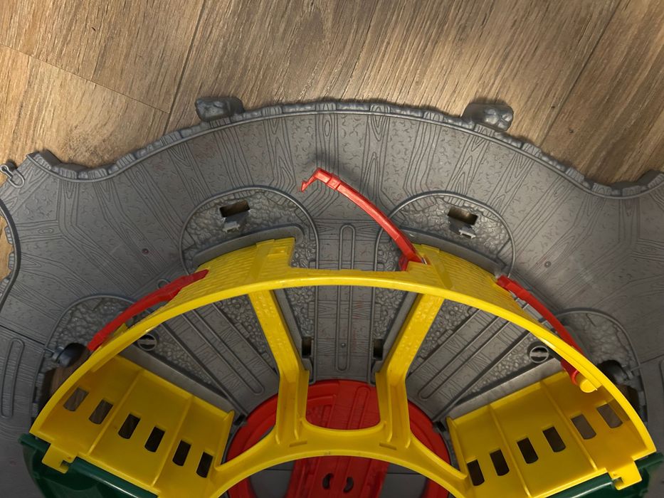 Tomek i przyjaciele zajezdnia DOMKOWO DGK96/ FISHER PRICE