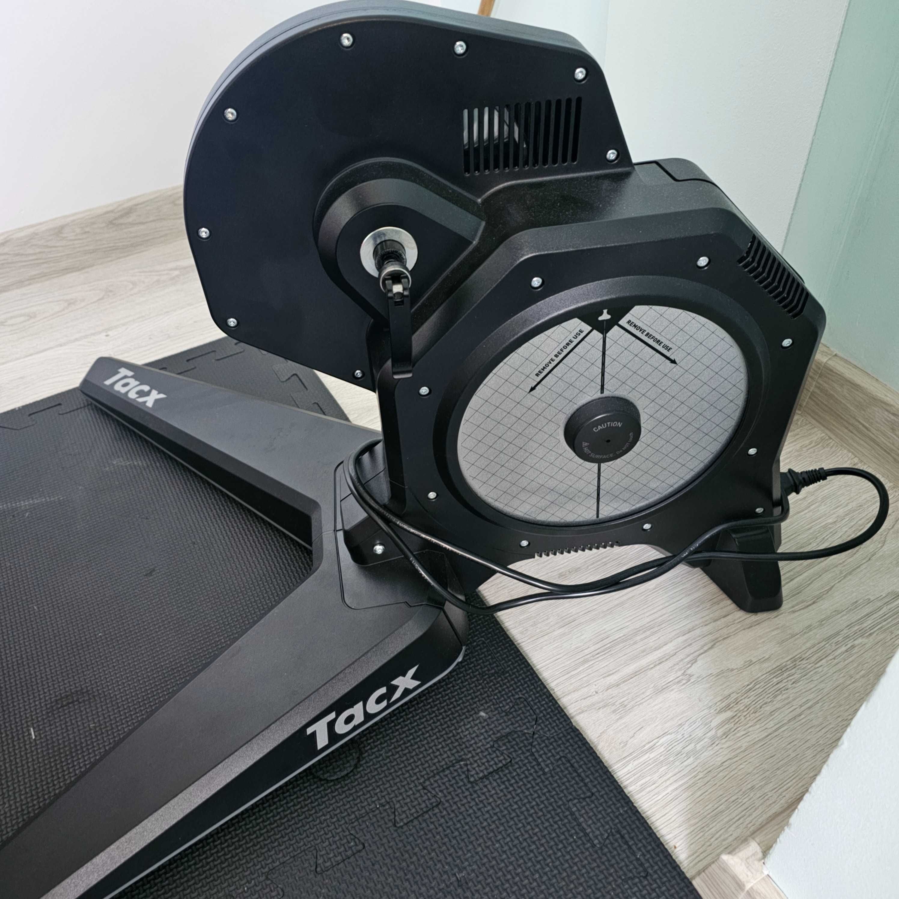 Trenażer Tacx Flux S T2900S Smart