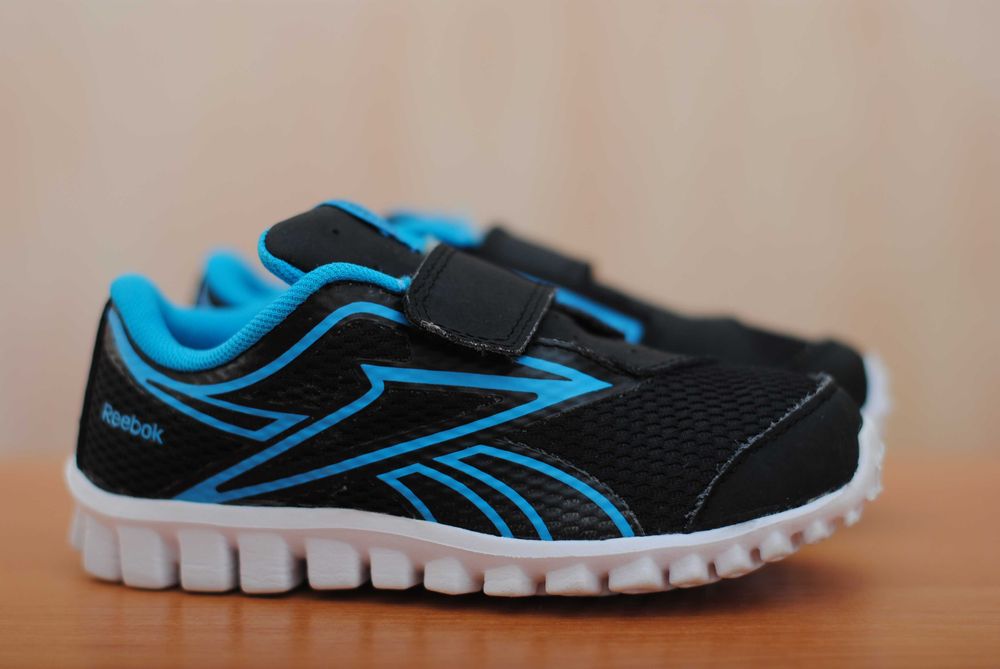 26.5 розмір. Дитячі кросівки на липучках Reebok. Оригінал