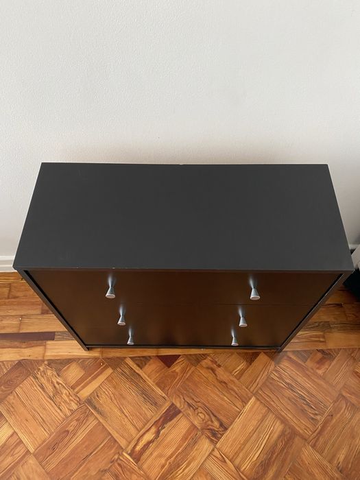 Cupboard negro com 3 gavetas