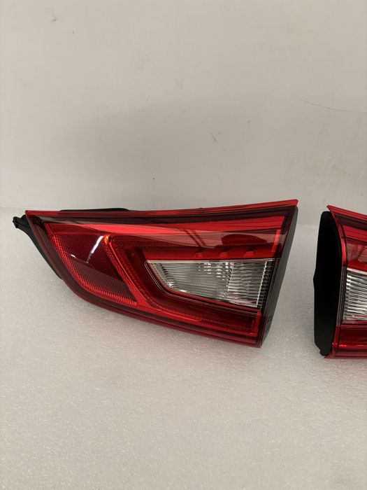 Nissan Qashqai II 2 J11 13-17 lampa prawy lewy tył tylna