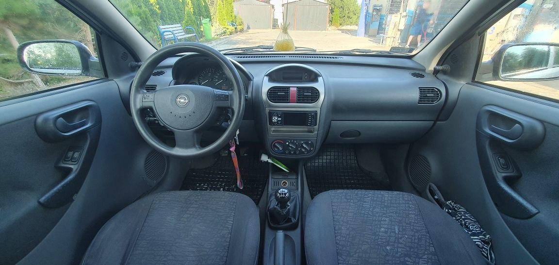 Opel corsa c 1.2  benzyna 2002