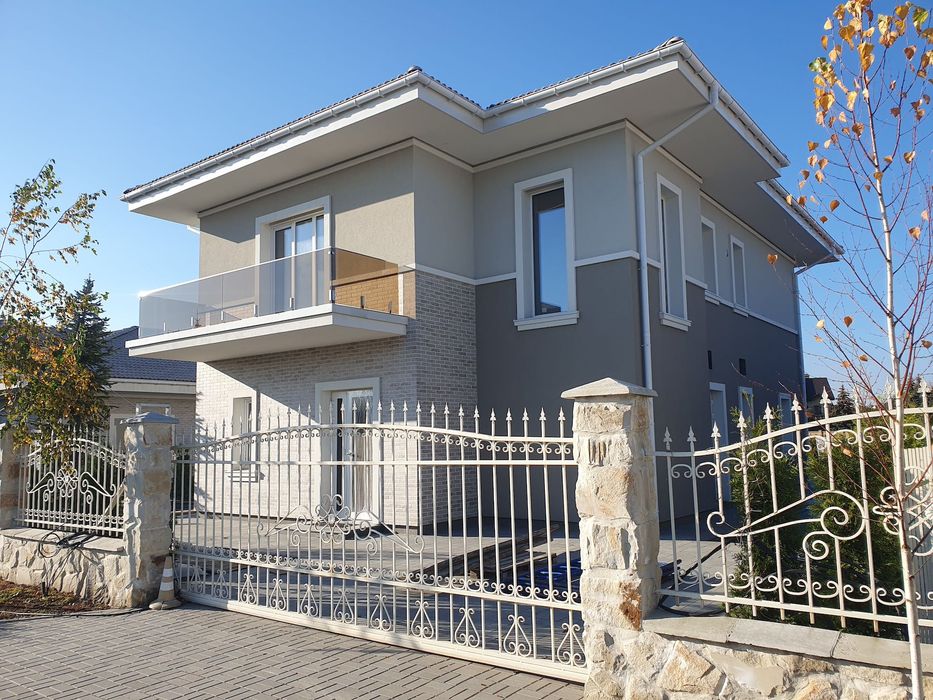 Продаж сучасного котеджу у КМ Золоче Прованc