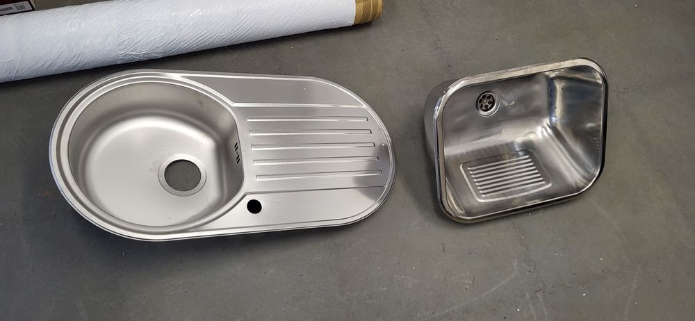 Zlew nierdzewny z ociekaczem