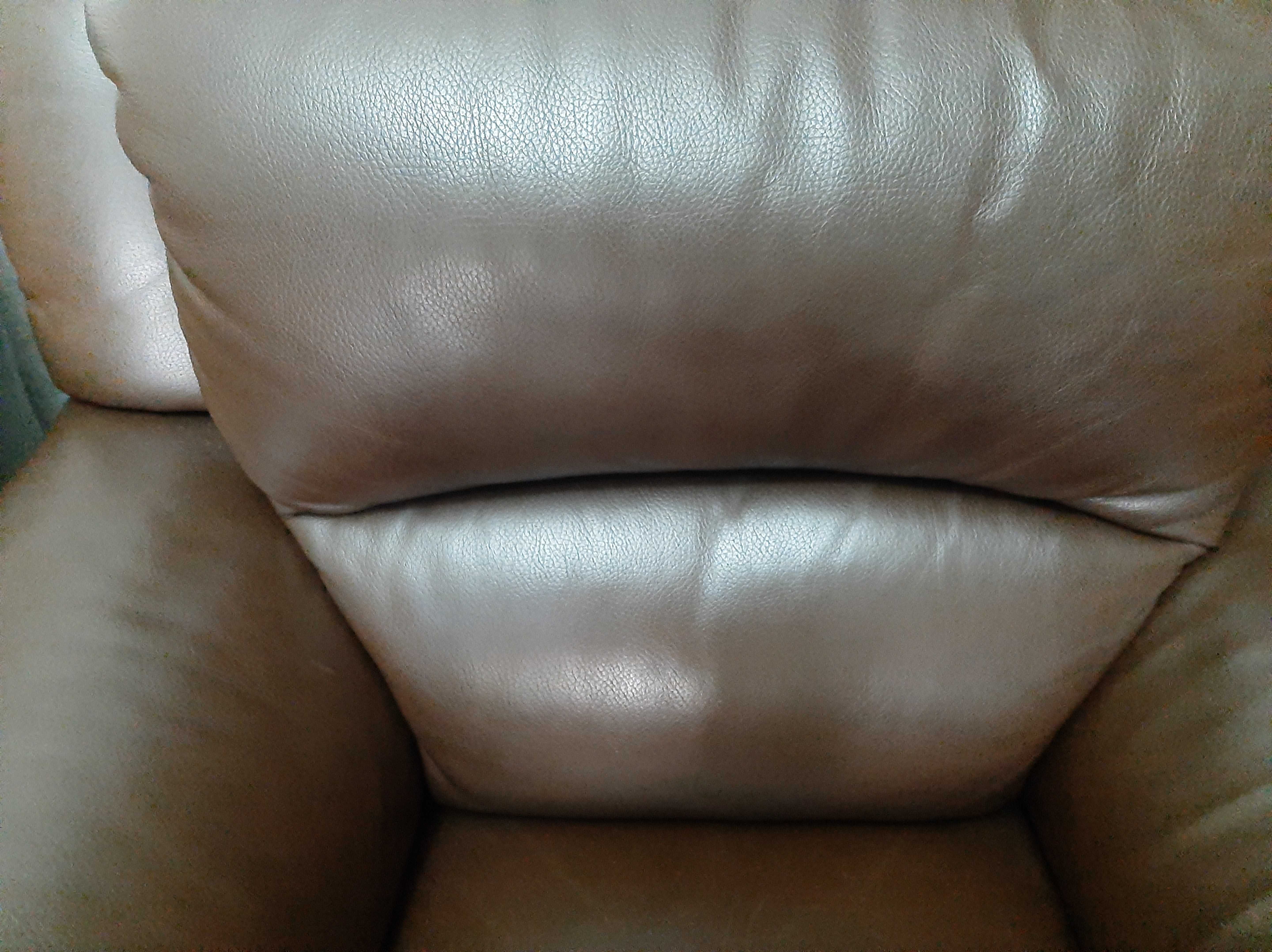 Sofa de 2 lugares e 1 sofa de 1 lugar
