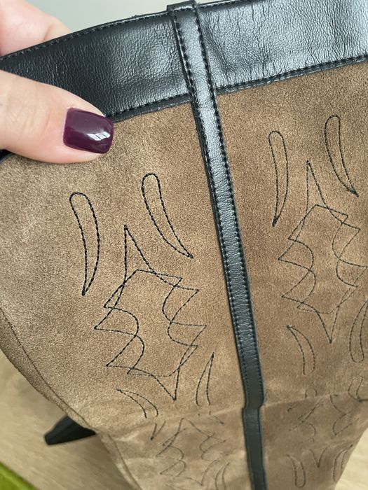 Шкіряні чоботи у ковбойському стилі