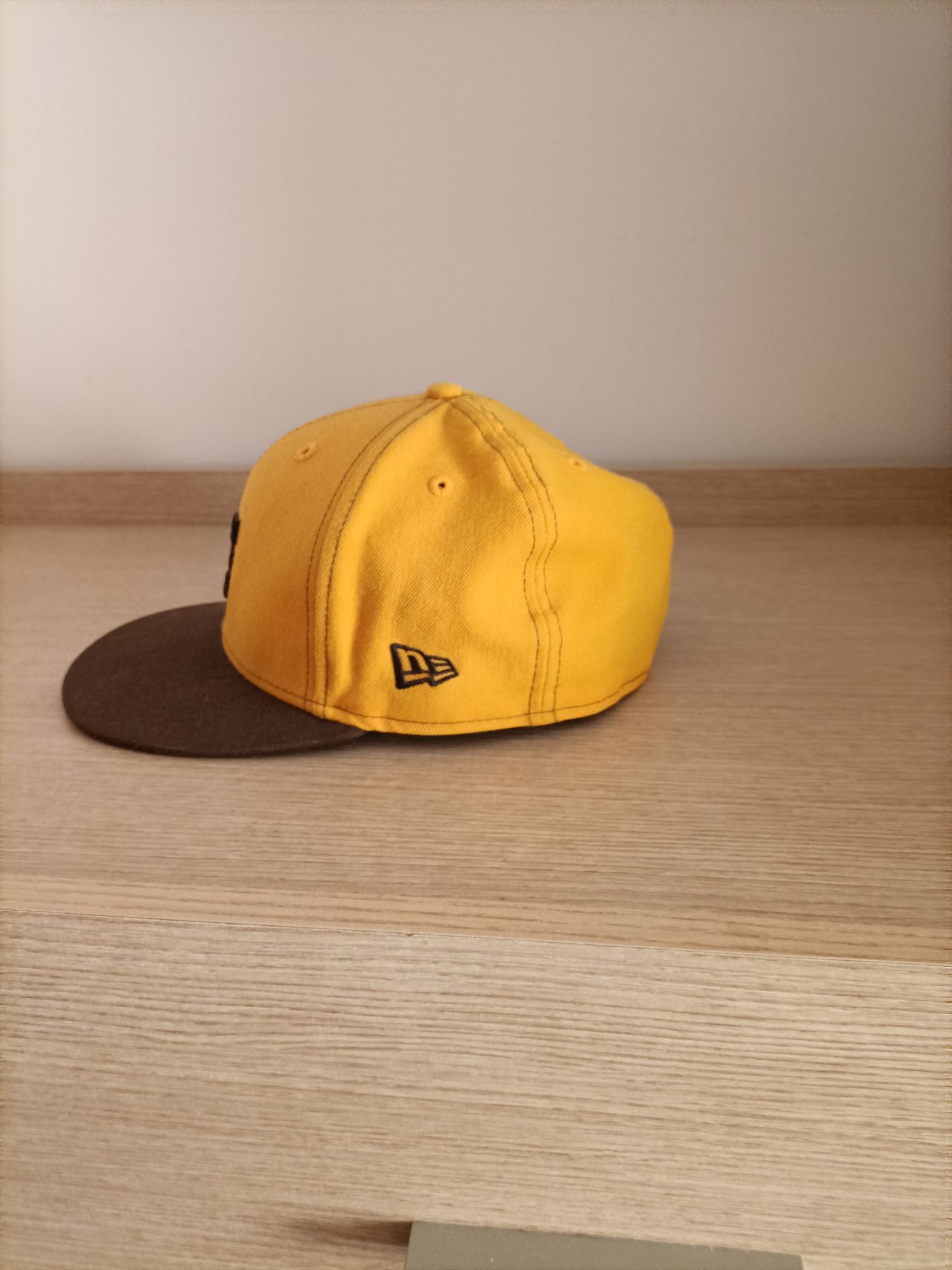 Chapéu amarelo dc