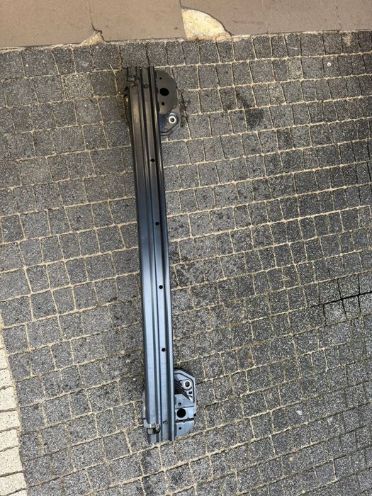 Volvo XC40 belka tylna pas wzmocnienie tył 723