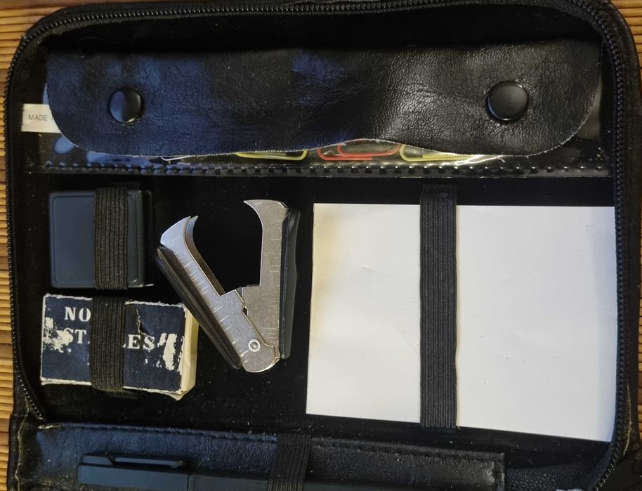 Канцелярский набор в пенале