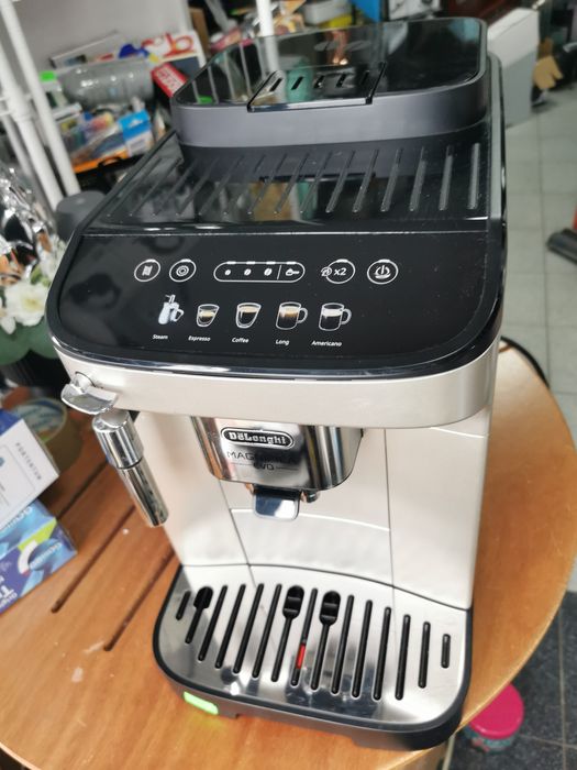 Ekspres ciśnieniowy De'Longhi Magnifica EVO  1450 W