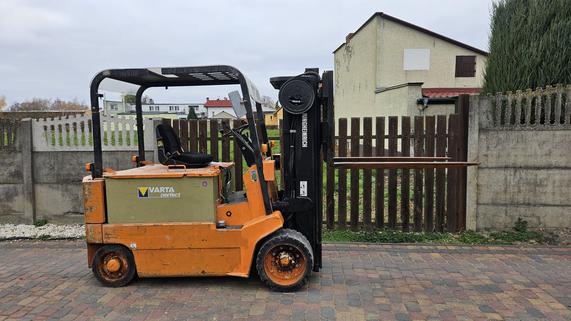 Widlak elektryczny Yale 5 ton triplex 4 sekcje kontenerowy wolny skok