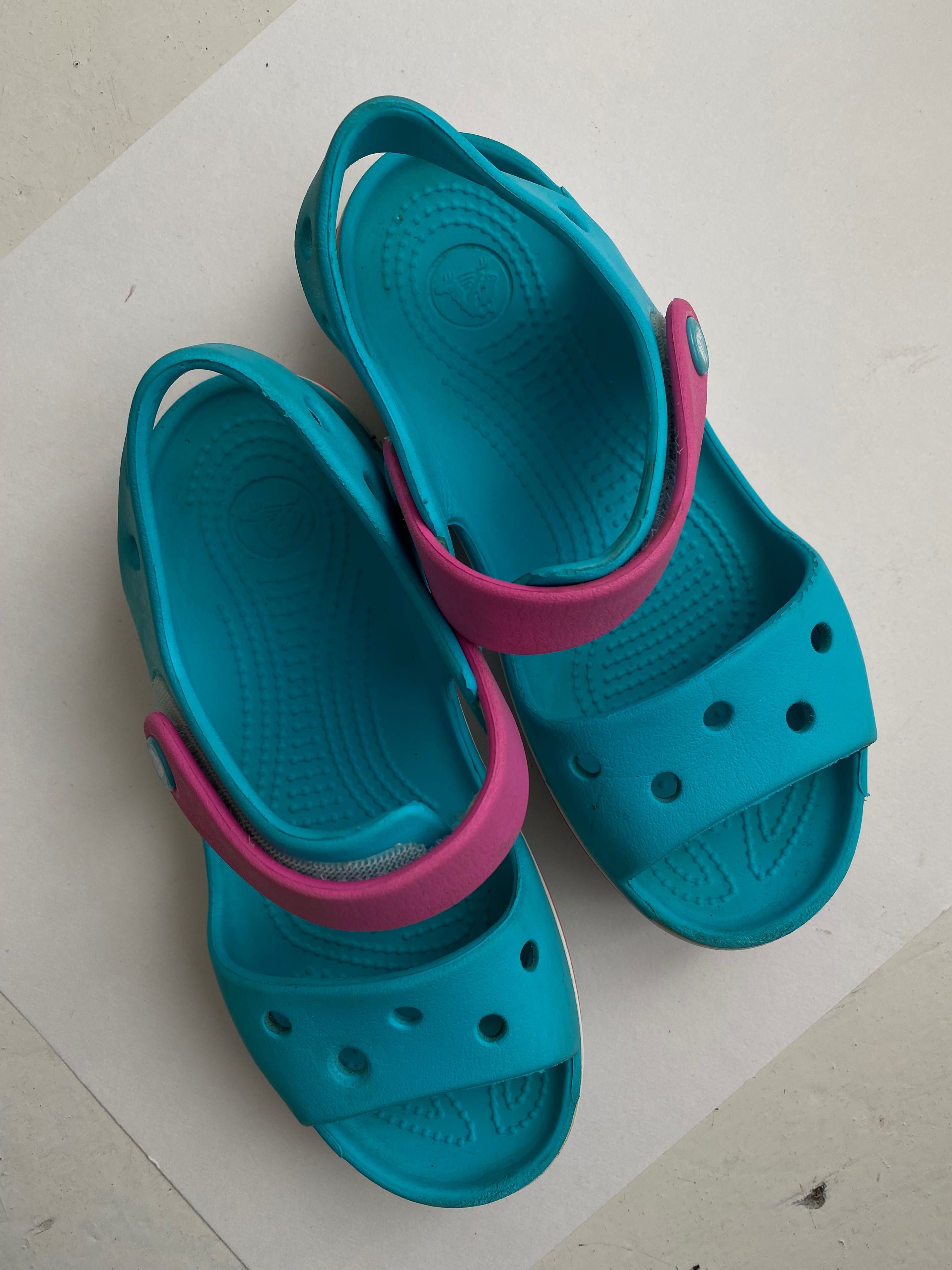 Босоніжки Crocs для дівчинки