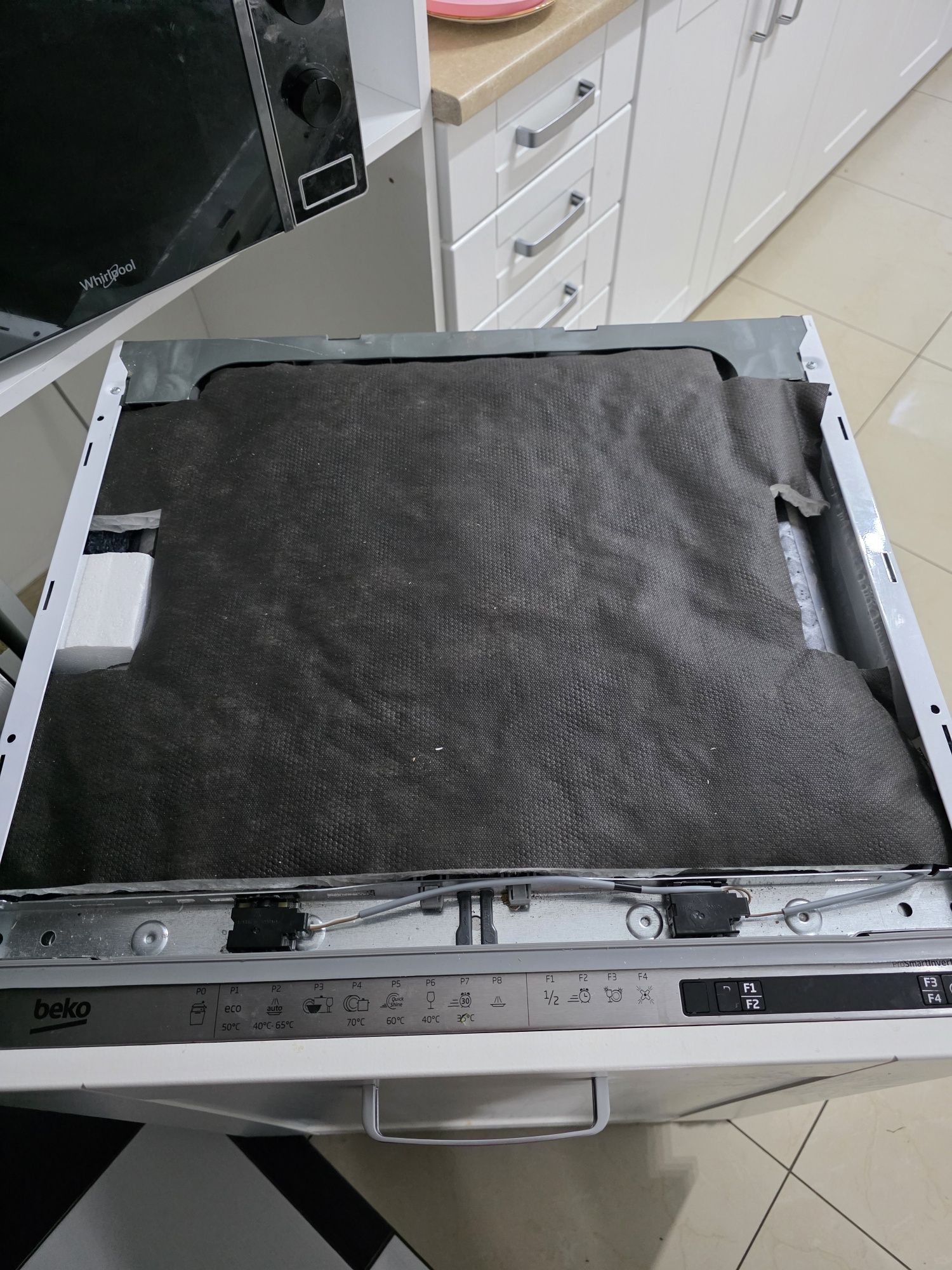 Sprzedam niesprawną zmywarkę Beko 60cm na części / do naprawy