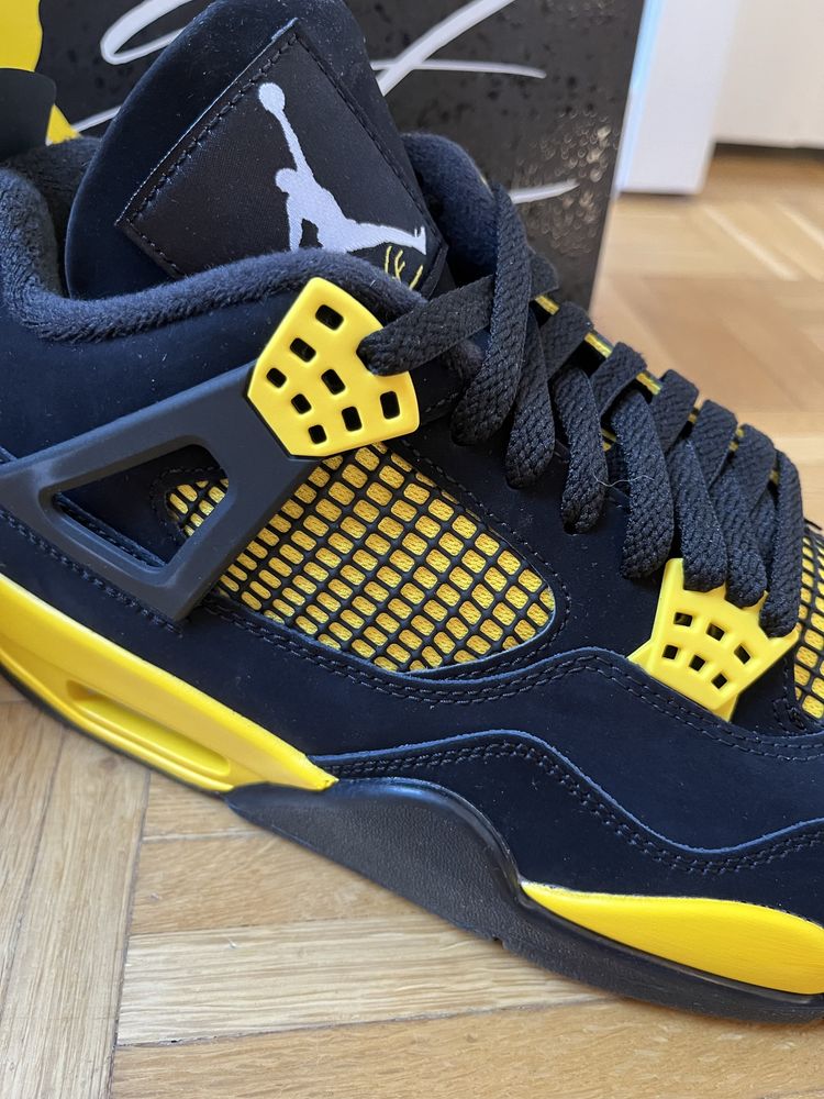 Nike Jordan retro 4 IV Thunder
