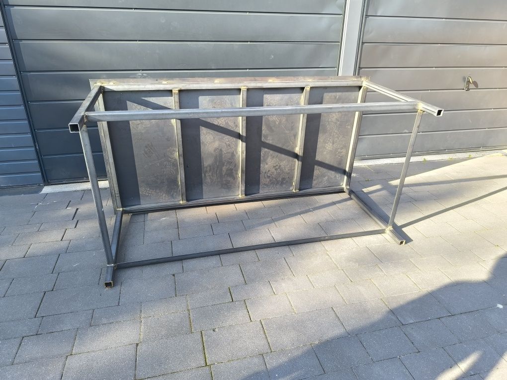 Solidny stół warsztatowy