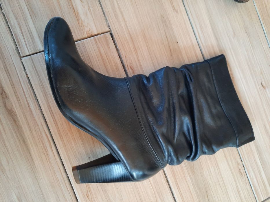 Продам осенние кожаные ботиночки, сапожки