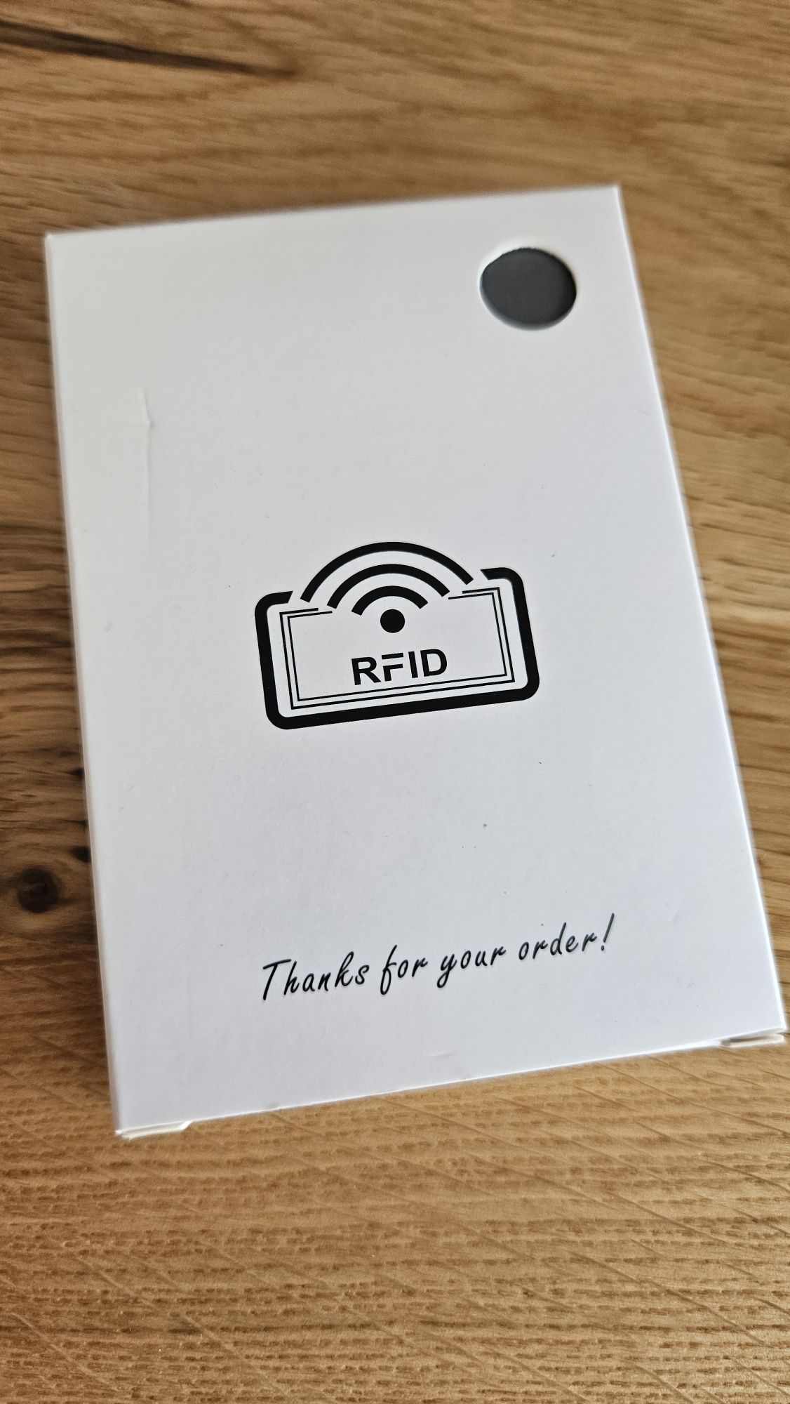 Carteira com proteção RFID