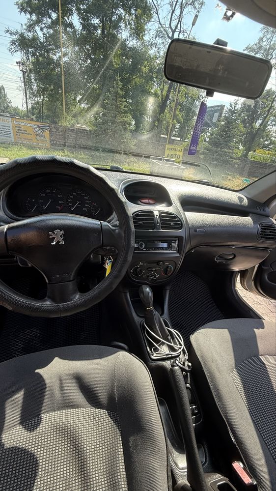 Peugeot 206 2007 год