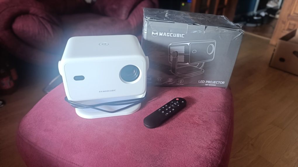 Оновлений проектор Full HD Magcubic L018