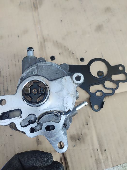 Вакуумный насос,тандемный,ТНВД 1.9/2.0 дизель Ауди Фольксваген Шкода