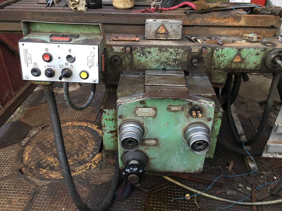 Станок горизонтально-фрезерный 6Т82Г рабочий