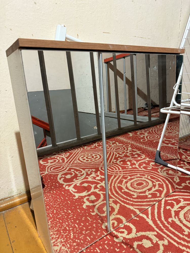 Szafka łazienkowa wisząca z lustrem