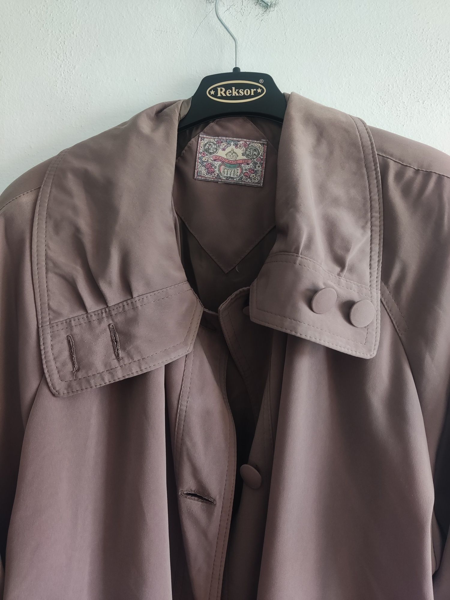 Wiosenny płaszcz, trencz, vintage, z pelerynką - r. 44