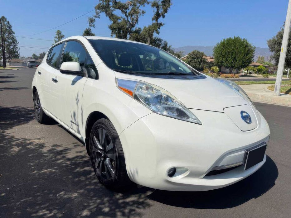Nissan LEAF SL      2015