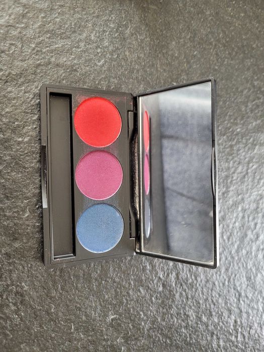 Kolorowe cienie do powiek INGLOT