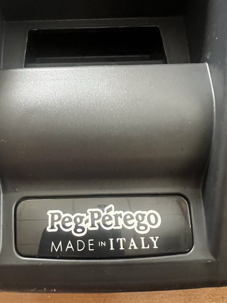 Дитяче, автомобільне крісло Peg-Perego