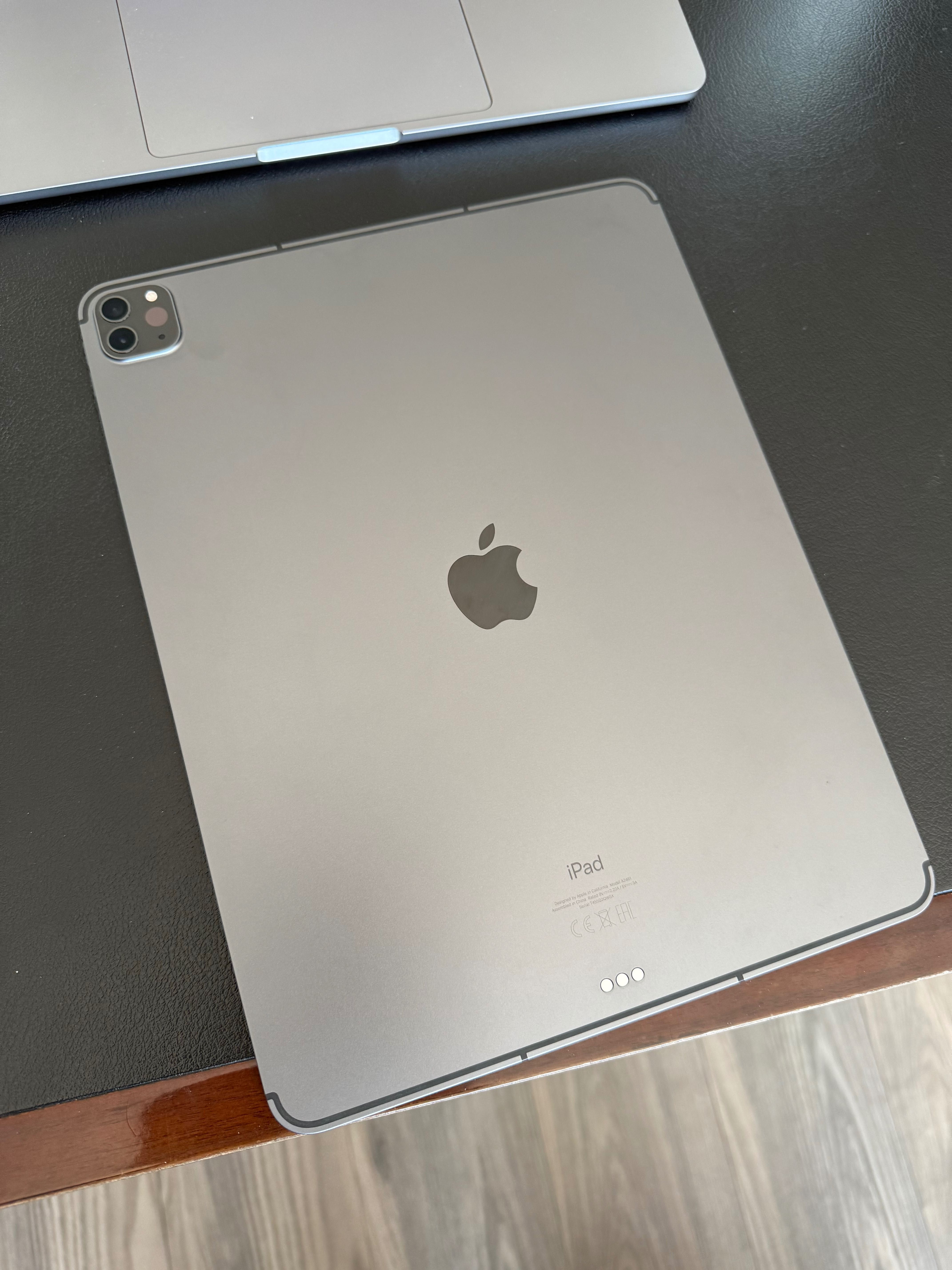 iPad Pro 12,9 5 generacji + etui + Apple Pencil