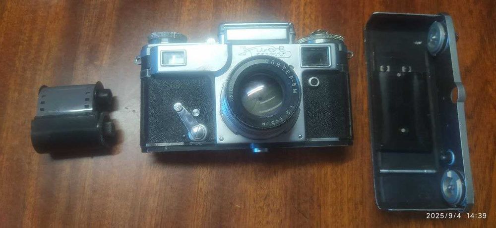 ТЕРМІНОВО Продам фотоапарат плівковий "Київ" Юпитер - 8М (СРСР)