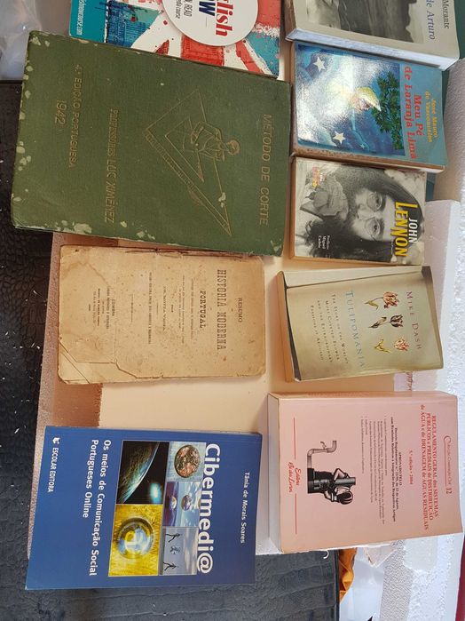 Livros de vários estilos literários