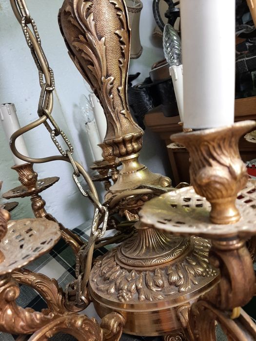 Żyrandole z mosiądzu