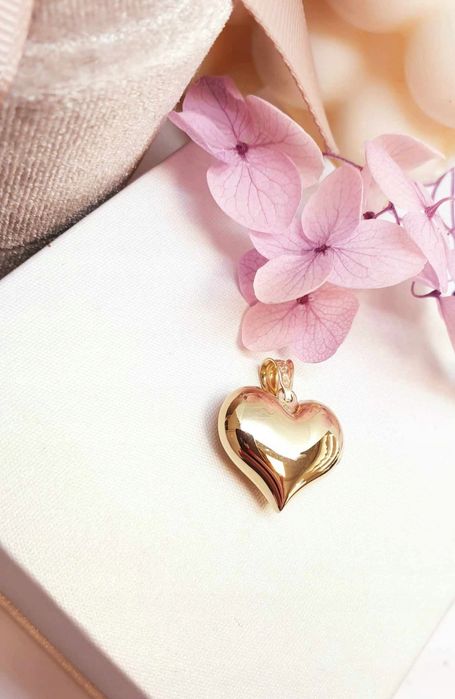 Złota zawieszka do łańcuszka w kształcie serca, wypukła, pr 585