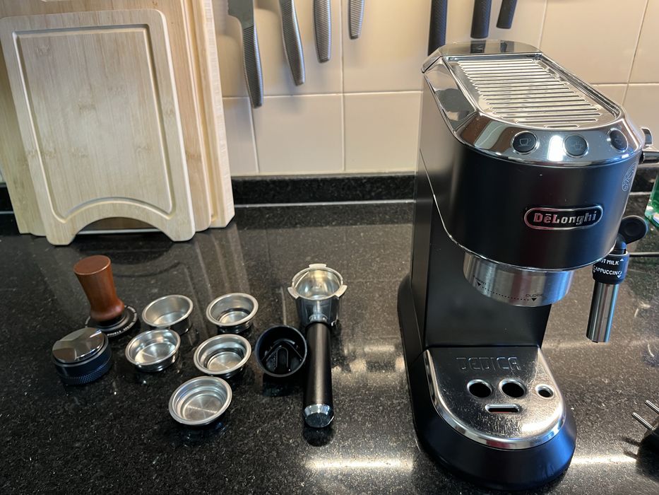 Delonghi Dedica com acessorios adicionais